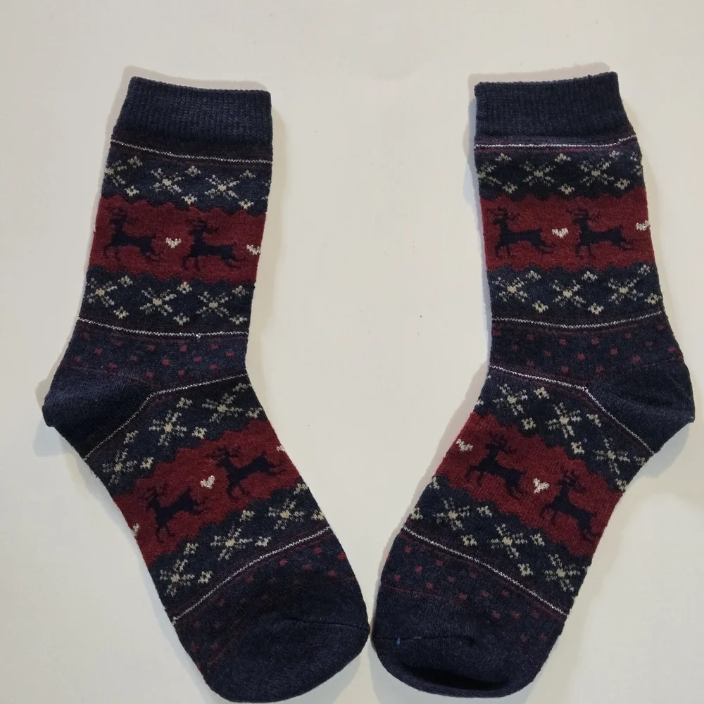 🍒🍒 Cozy Reindeer Patterned Knitted Mid Tube Socks
